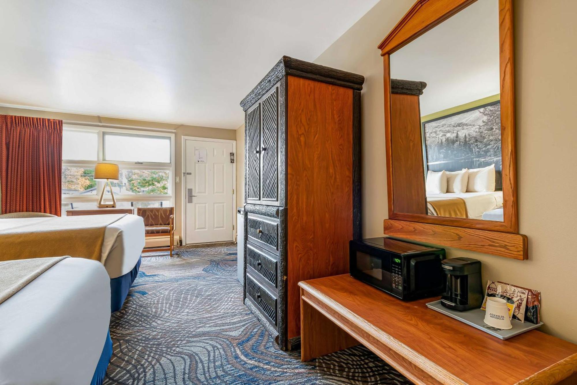 Super 8 By Wyndham Lake George/Downtown Esterno foto