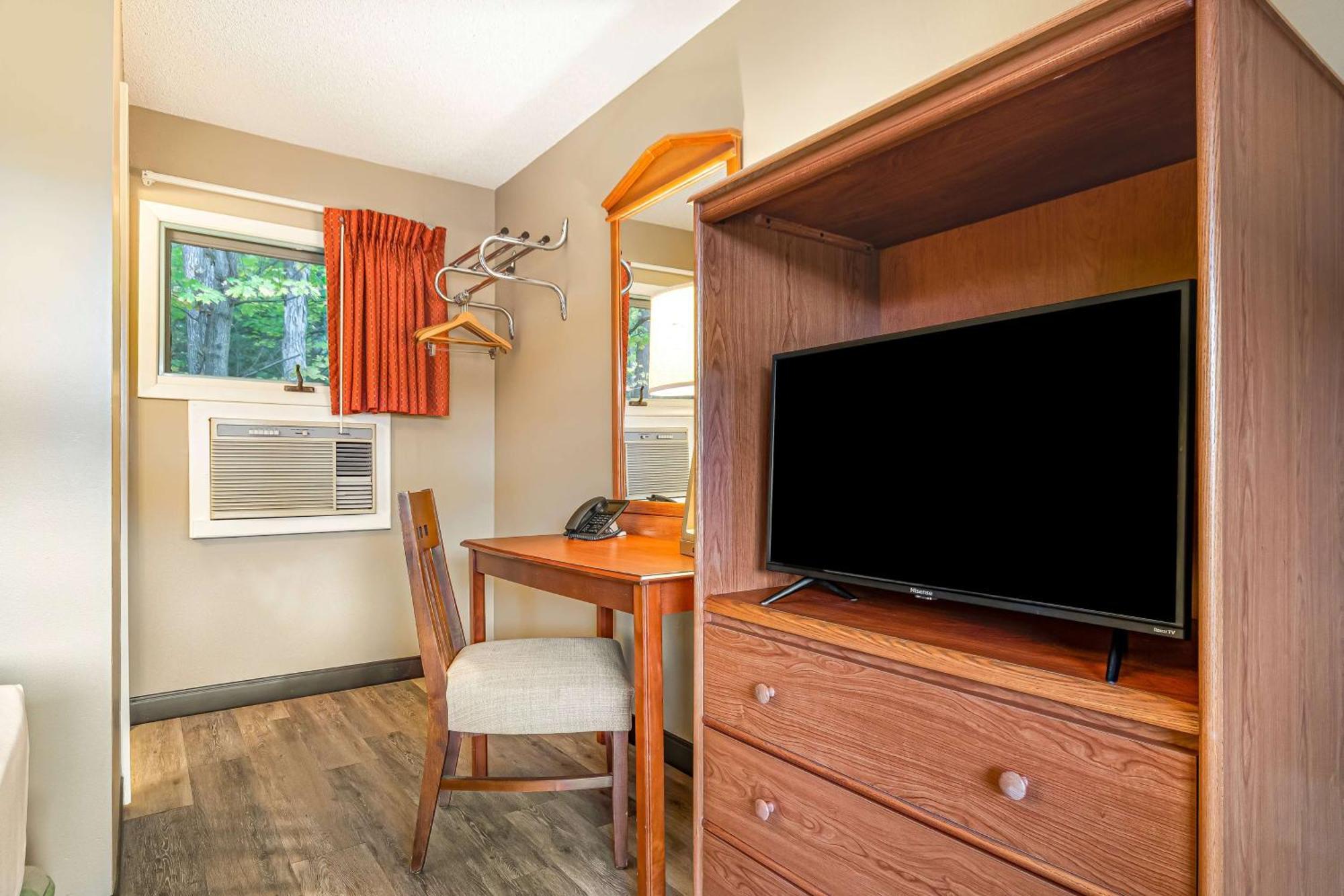 Super 8 By Wyndham Lake George/Downtown Esterno foto