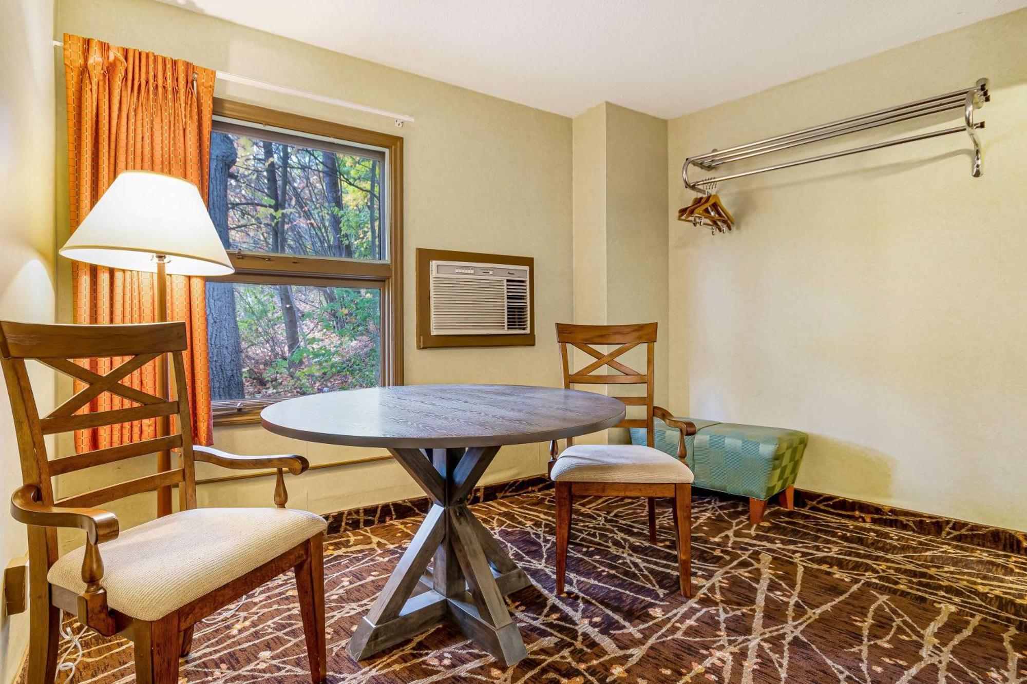 Super 8 By Wyndham Lake George/Downtown Esterno foto